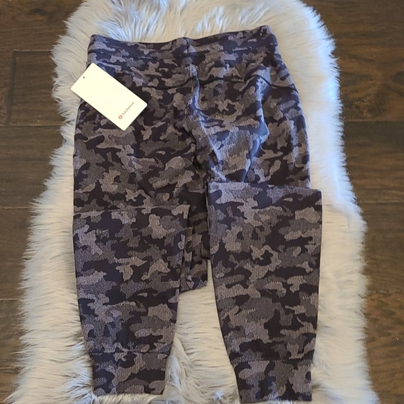 Lululemon ready to rulu hi-rise jogger camo - Picture 2 of 8